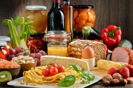 Nahrungsmittel & Molkereiprodukte u.a. Käse, Ei, Nudeln, Milch, Babynahrung, Gewürze, Öl