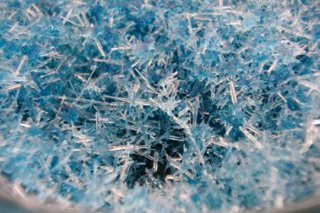 anorganische Salze - blaue Kristalle