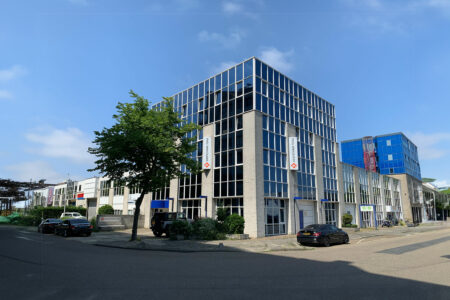 SIEBTECHNIK-TEMA Headoffice Rijswijk, The Netherlands Glas-Bürogebäude mit SIEBTECHNIK-TEMA Logo